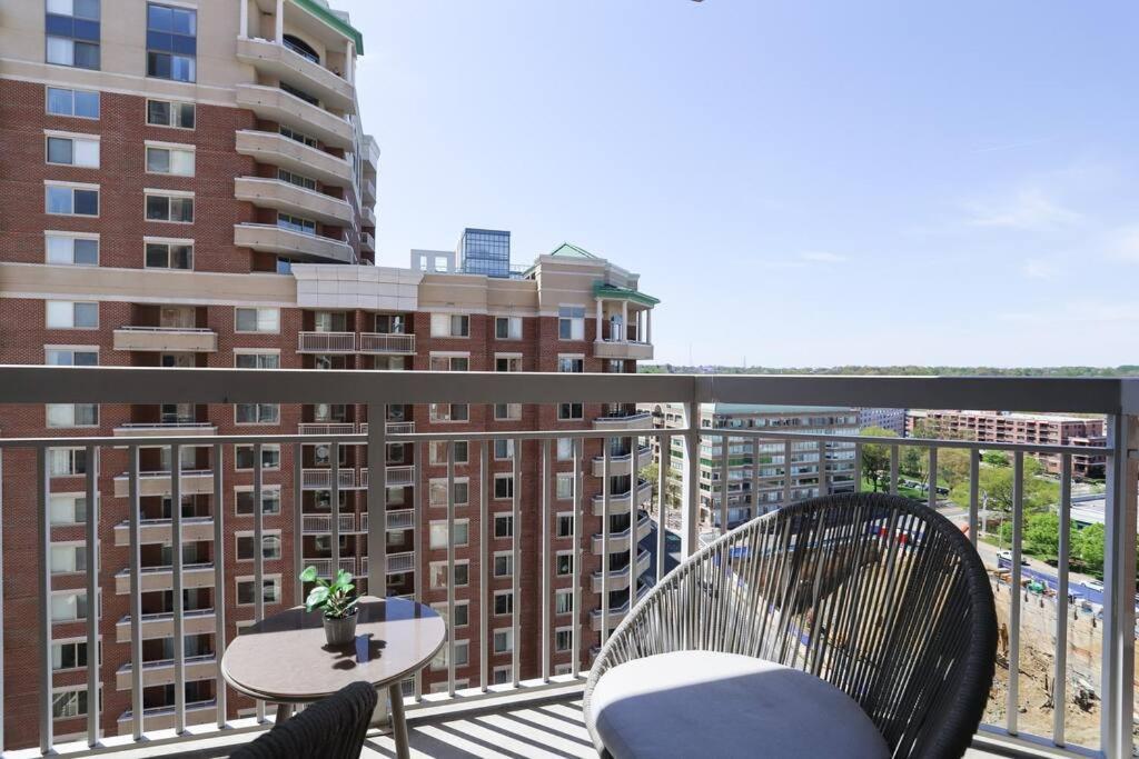 Bright Apartment Walk To Ballston Metro アーリントン エクステリア 写真