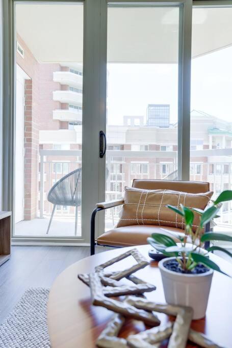 Bright Apartment Walk To Ballston Metro アーリントン エクステリア 写真