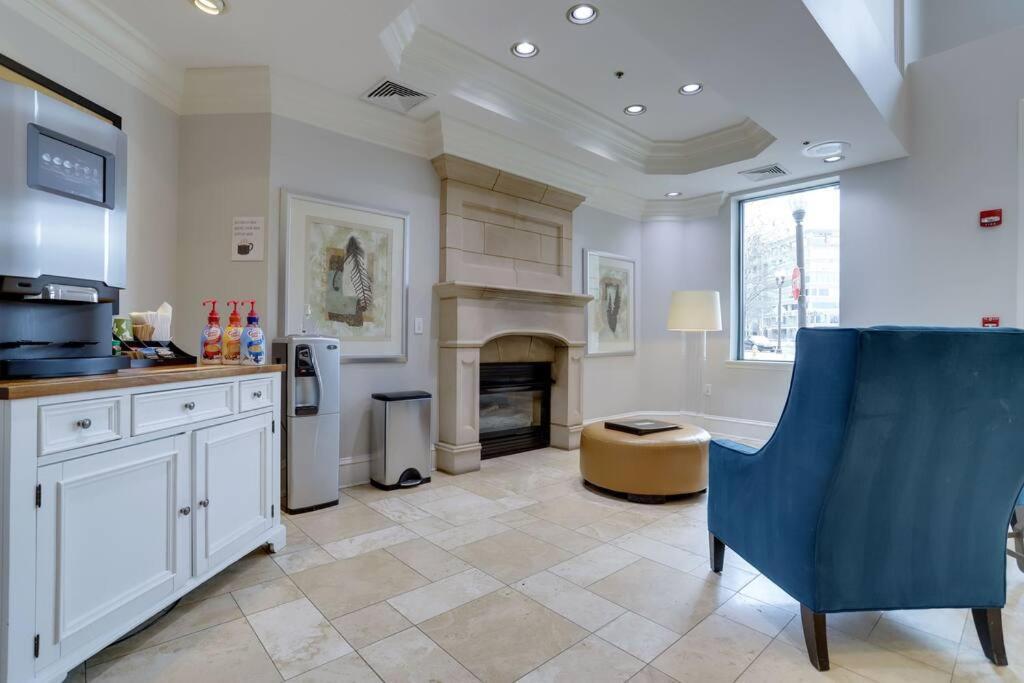 Bright Apartment Walk To Ballston Metro アーリントン エクステリア 写真