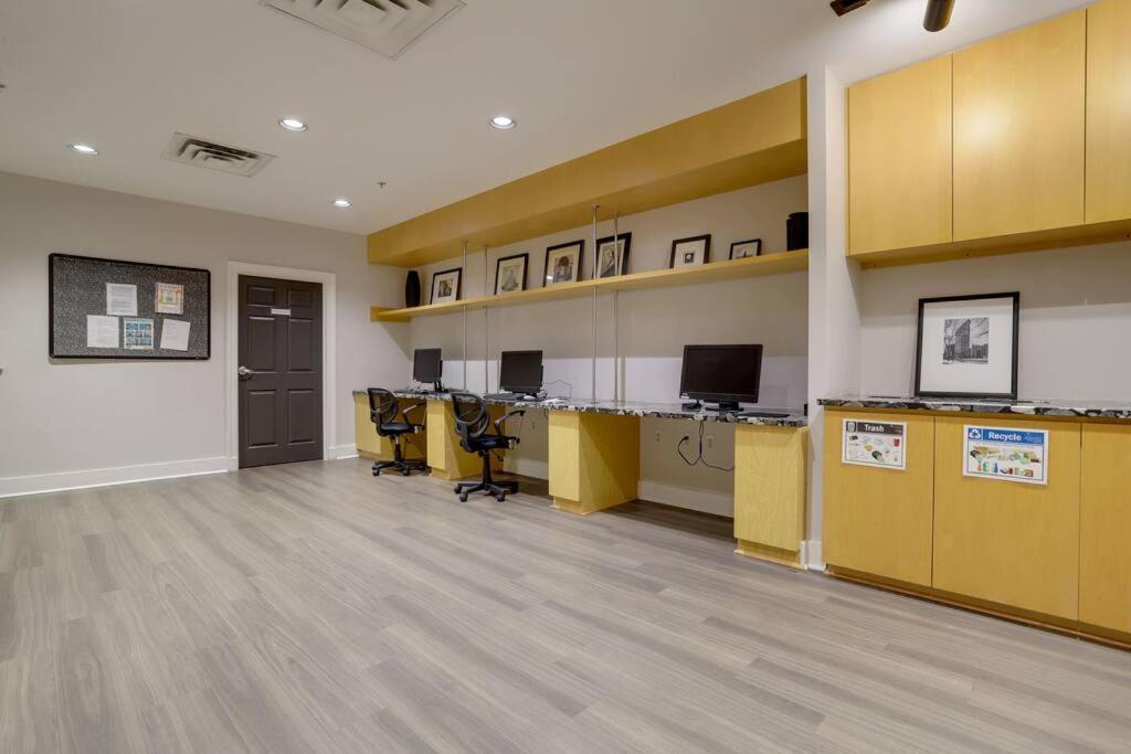 Bright Apartment Walk To Ballston Metro アーリントン エクステリア 写真
