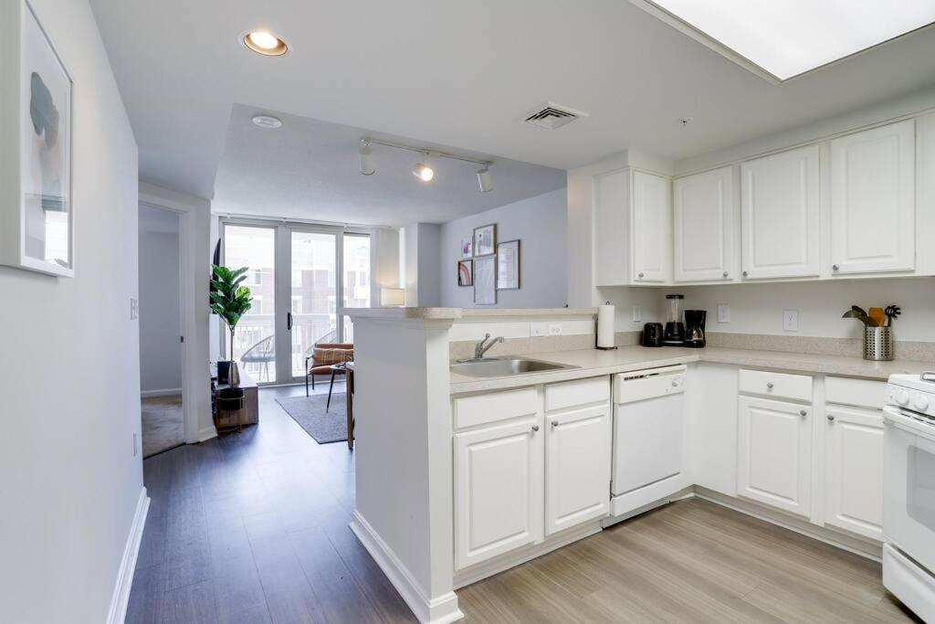 Bright Apartment Walk To Ballston Metro アーリントン エクステリア 写真